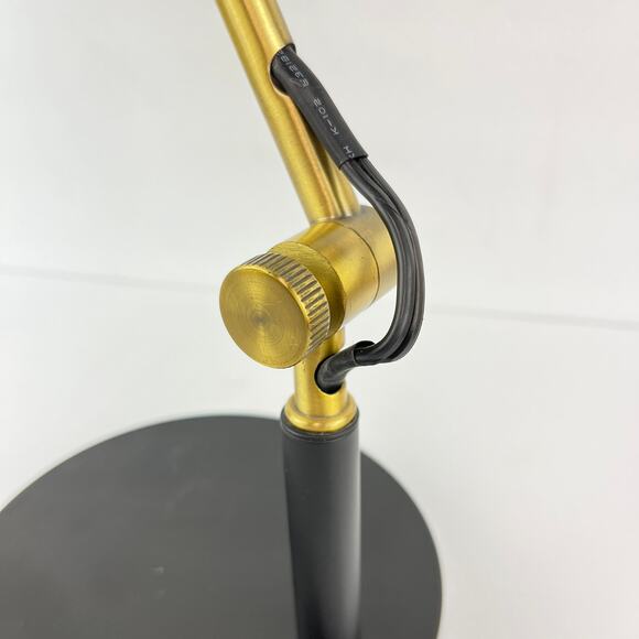 Welldone Model HW-T3047D Brass Desk Lamp With Adjustable Arm - Picture 3 of 9